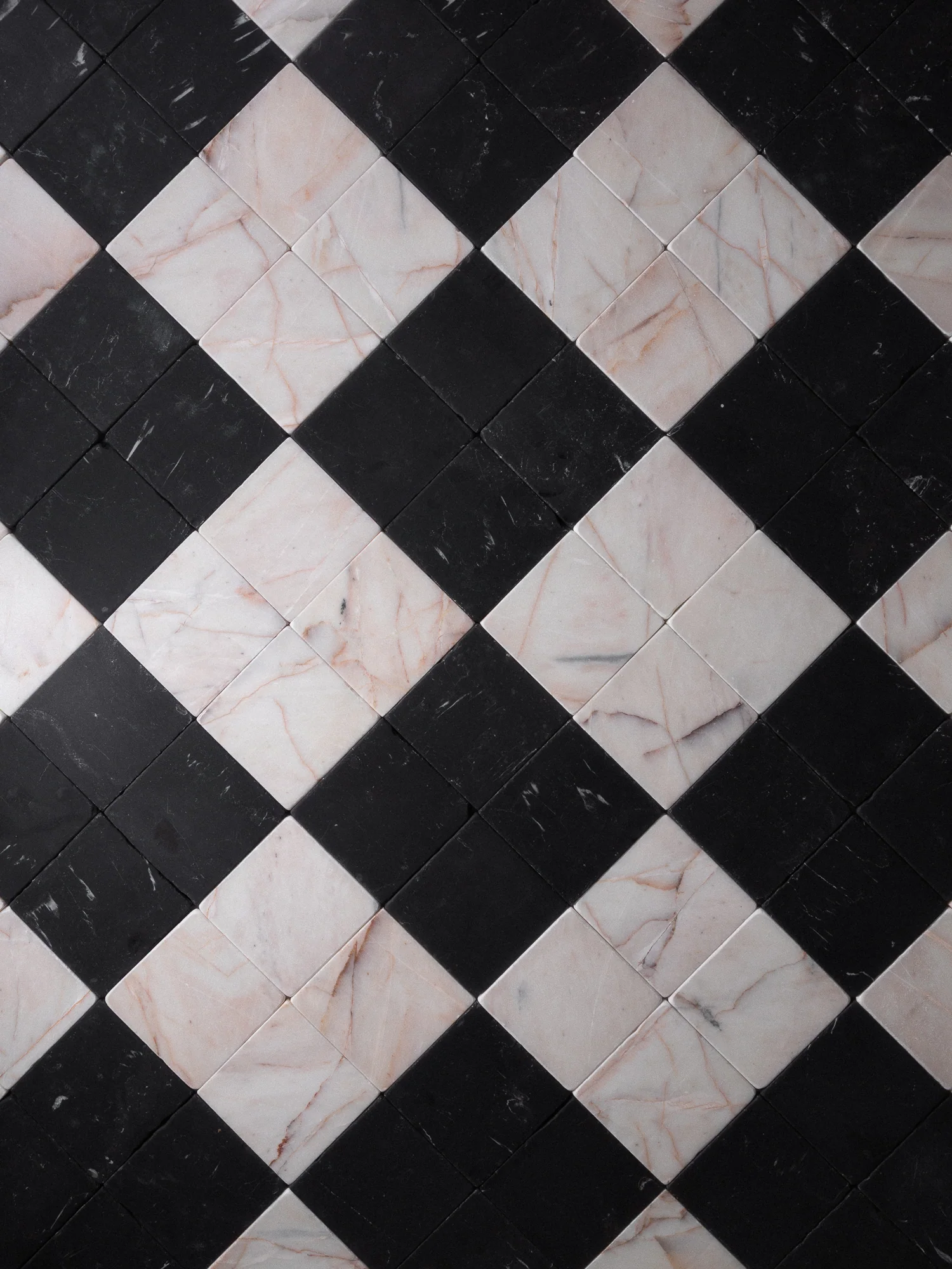 White #7 & Nero St. Gabriel  4"x4" Checkered Tumbled Marble - Image 5